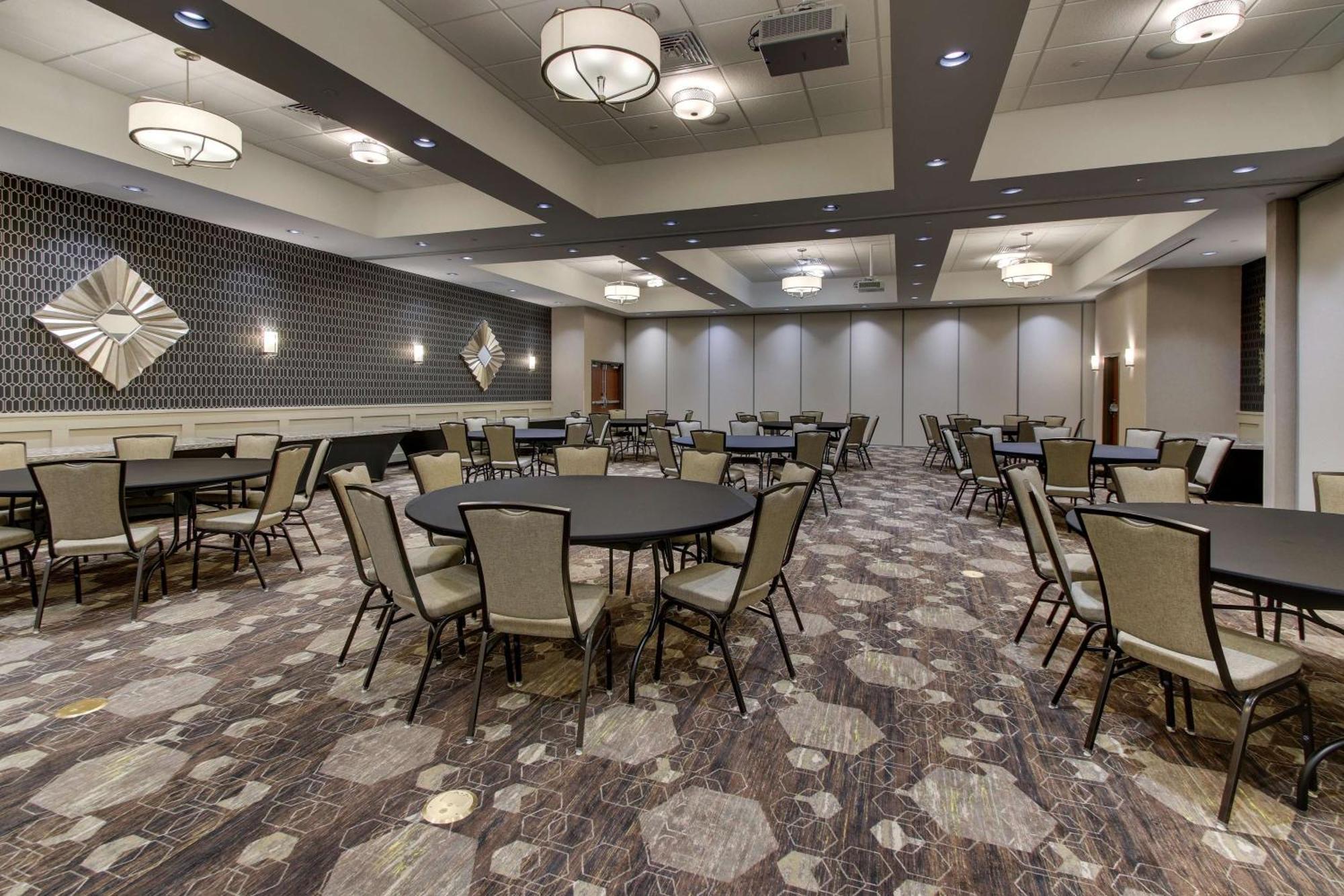 Drury Plaza Hotel Dallas Richardson Bagian luar foto