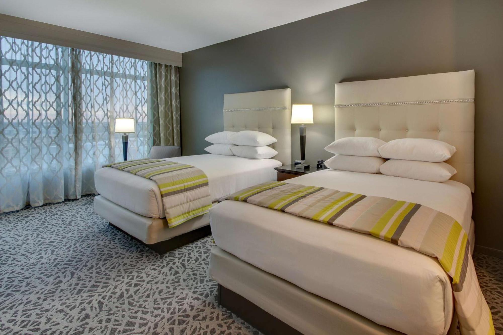 Drury Plaza Hotel Dallas Richardson Bagian luar foto
