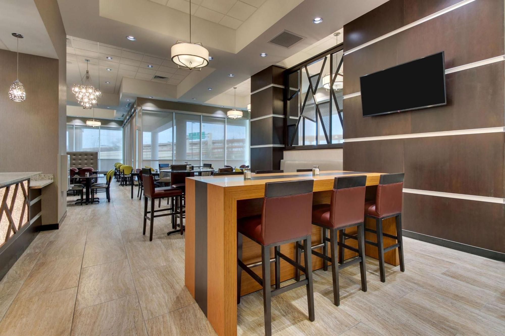 Drury Plaza Hotel Dallas Richardson Bagian luar foto