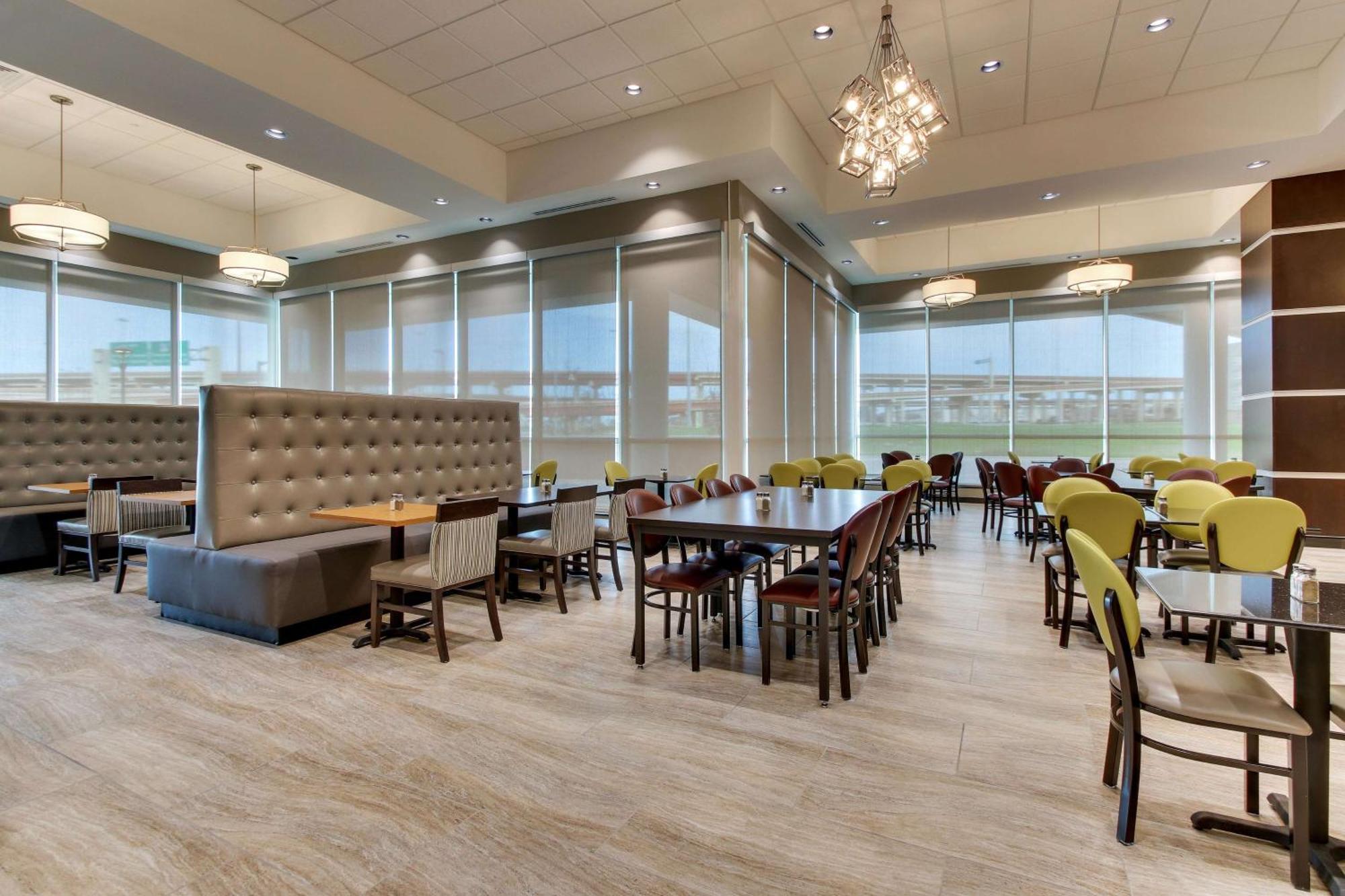 Drury Plaza Hotel Dallas Richardson Bagian luar foto